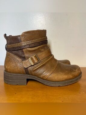 Earth Origins Women’s 9 Chestnut Brown Leather Ankle Booties Zippered Buckle
